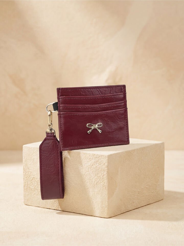 Kadın Fiyonk Detaylı Anahtarlıklı Parlak Suni Deri Kartlık