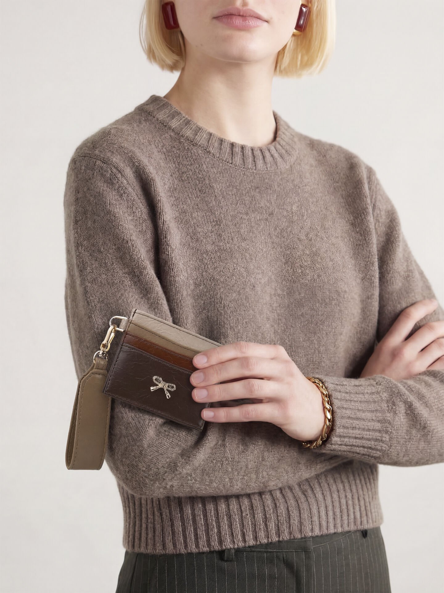 Kadın Fiyonk Detaylı Anahtarlıklı Parlak Suni Deri Kartlık