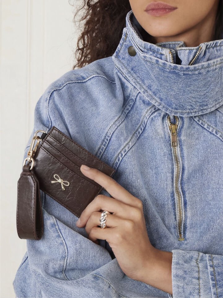 Kadın Fiyonk Detaylı Anahtarlıklı Parlak Suni Deri Kartlık